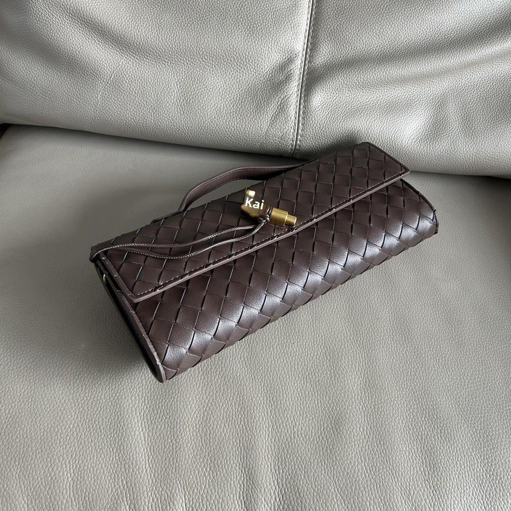 Женская сумка-багет ручной работы в стиле ретро 2024 года