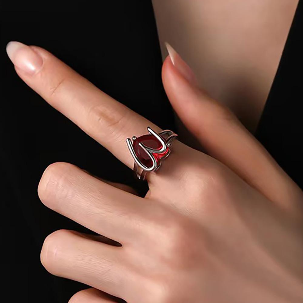 Sexy Big Red Lip Shape Lip Piercing Y2K Finger Ring Geometric Sexy Versatile Jewelry Rings for Women Unique Punk Party Gift