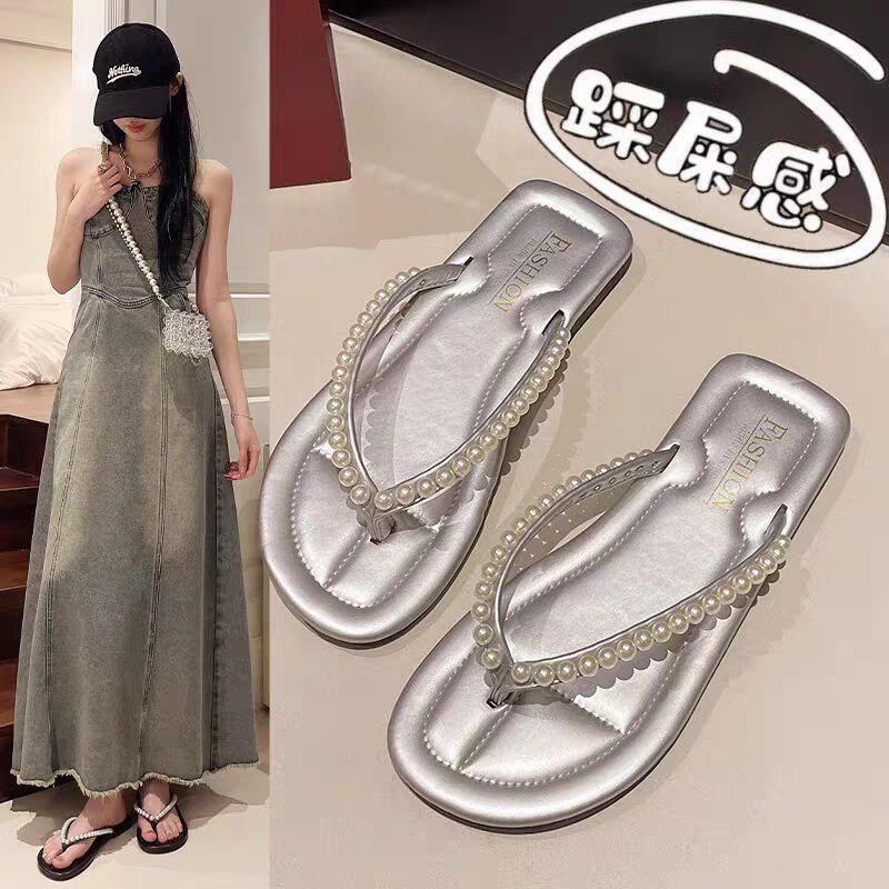 Шлепанцы женские летние сандалии с пальцами 2025 новые интернет знаменитости стразы плоские пляжные туфли ins супер огонь