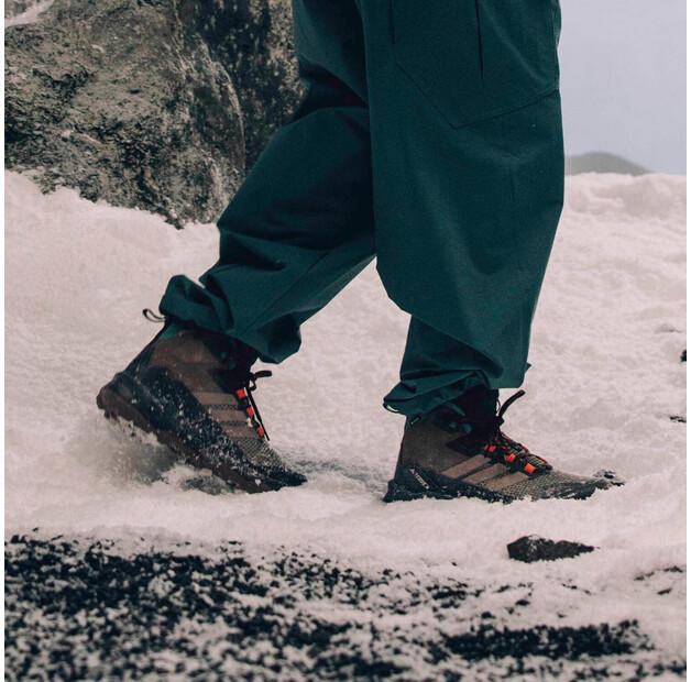 Треккинговые ботинки Adidas Terrex Skychaser AX5 Mid GORE-TEX CLIMAWARM+