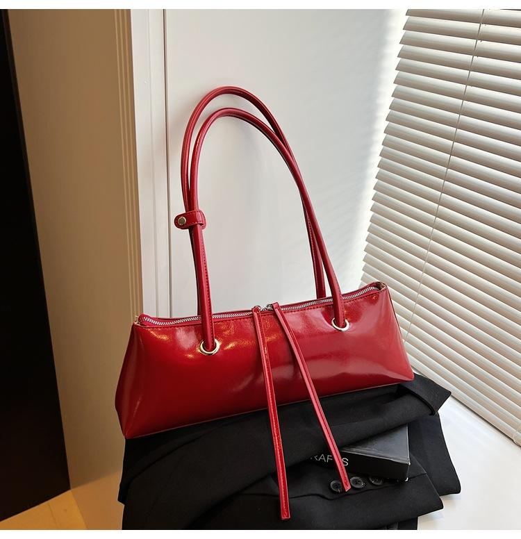 Сумка премиум-класса большой вместимости женская 2025 новая нишевая модная универсальная сумка-багет на одно плечо под мышкой