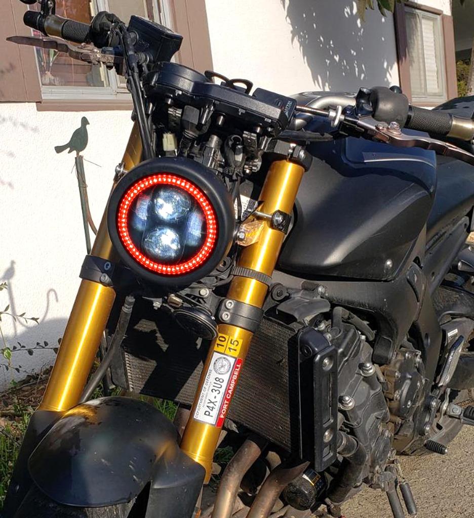 HENGTUAOTO Светодиодная фара с красным ореолом Корпус фары-ковш с креплением Совместима с Shadow Rebel Cafe и Cruiser 5.75" Кольцо, Кронштейн, 750,