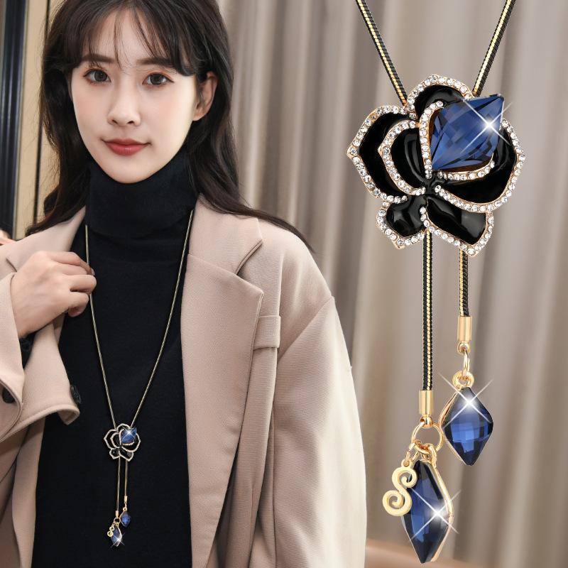 Elegant Blue Rose Flower Crystal Fringed Sweater Chain With The Same Temperament Long Necklace Accessories