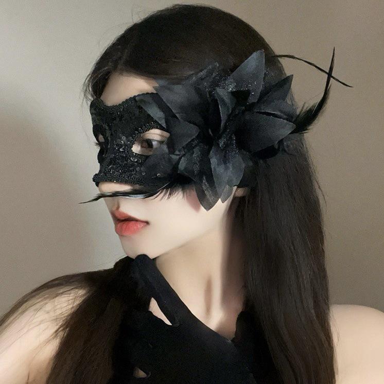 Сексуальная кружевная полумаска с перьями - аксессуар для макияжа на Хэллоуин и маскарада