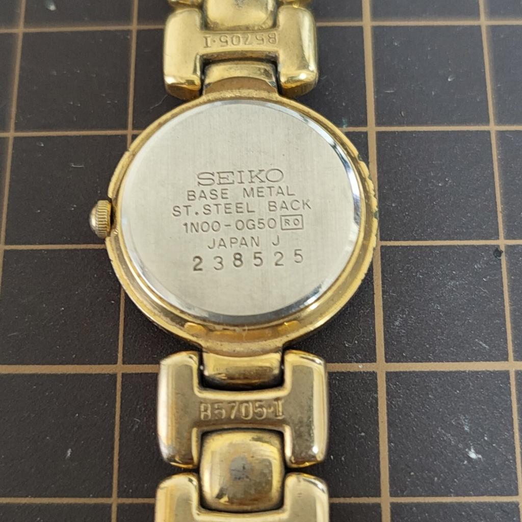 Женские кварцевые часы SEIKO [Рабочее состояние] 1N00-0G50 (Код управления K26Y)