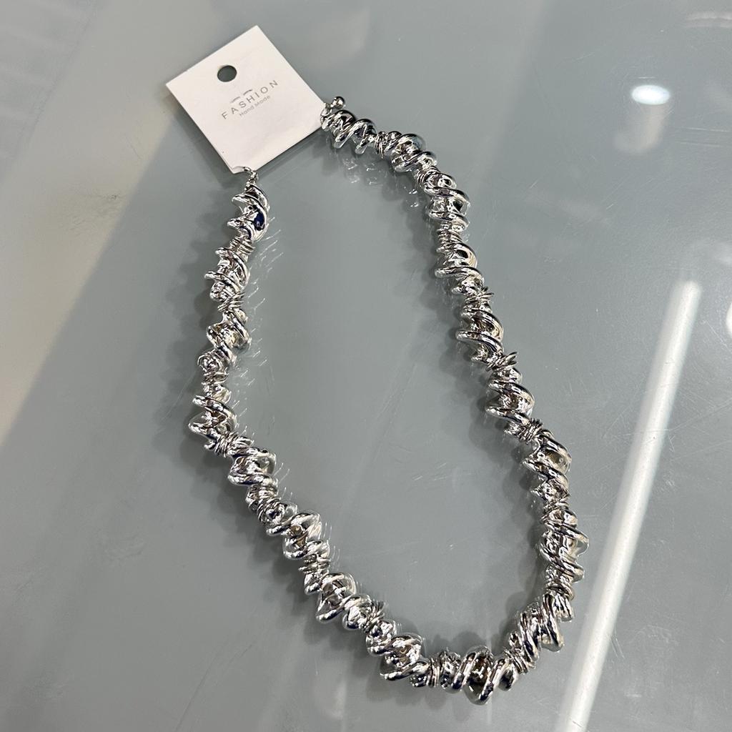 Tooxika Новый нишевый дизайн Чувство холодного ветра Спиральное нерегулярное ожерелье Легкая роскошь Мода Индивидуальность Темперамент Цепочка для ключицы для женщин