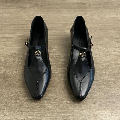 Однословные туфли Мэри Джейн с пряжкой, с мелким вырезом, полые, в стиле ретро, с камелией, для работы, на толстом каблуке, одинарные туфли, женские, для работы, обувь Lizhen