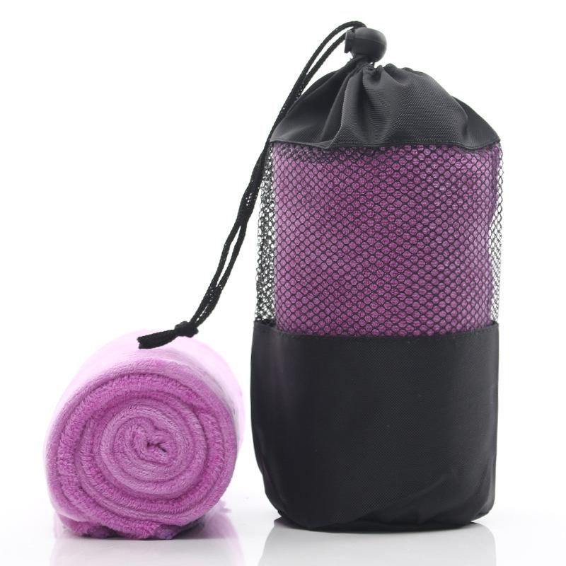 Custom Logo Sports Towel: Sweat Absorbing Towel for Running, Yoga, Gym, and Outdoor Activities.