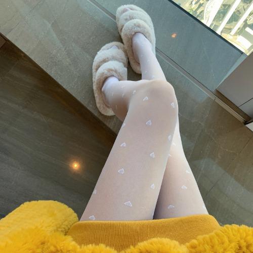 Новые весенне-летние ультратонкие белые чулки jk жаккардовые чулки с сердечками просвечивающие кружевные сексуальные колготки черные шелковые