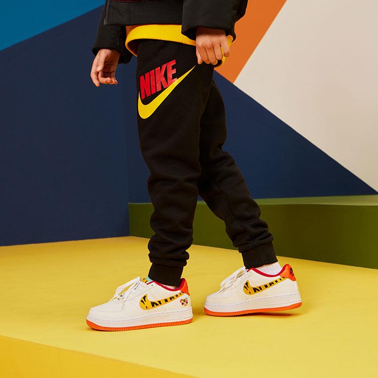 Nike Детские дышащие трикотажные спортивные брюки с манжетами и принтом логотипа Детский низ Черный CJ7863-020