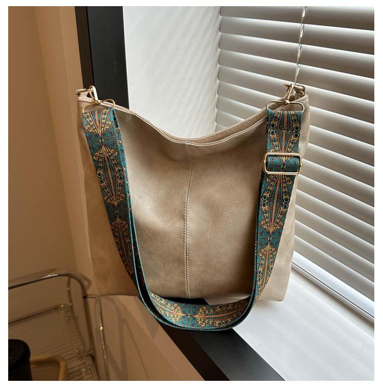 Popular New Fashion Portable Shoulder Crossbody Large Capacity Bucket Bag Women's Bag