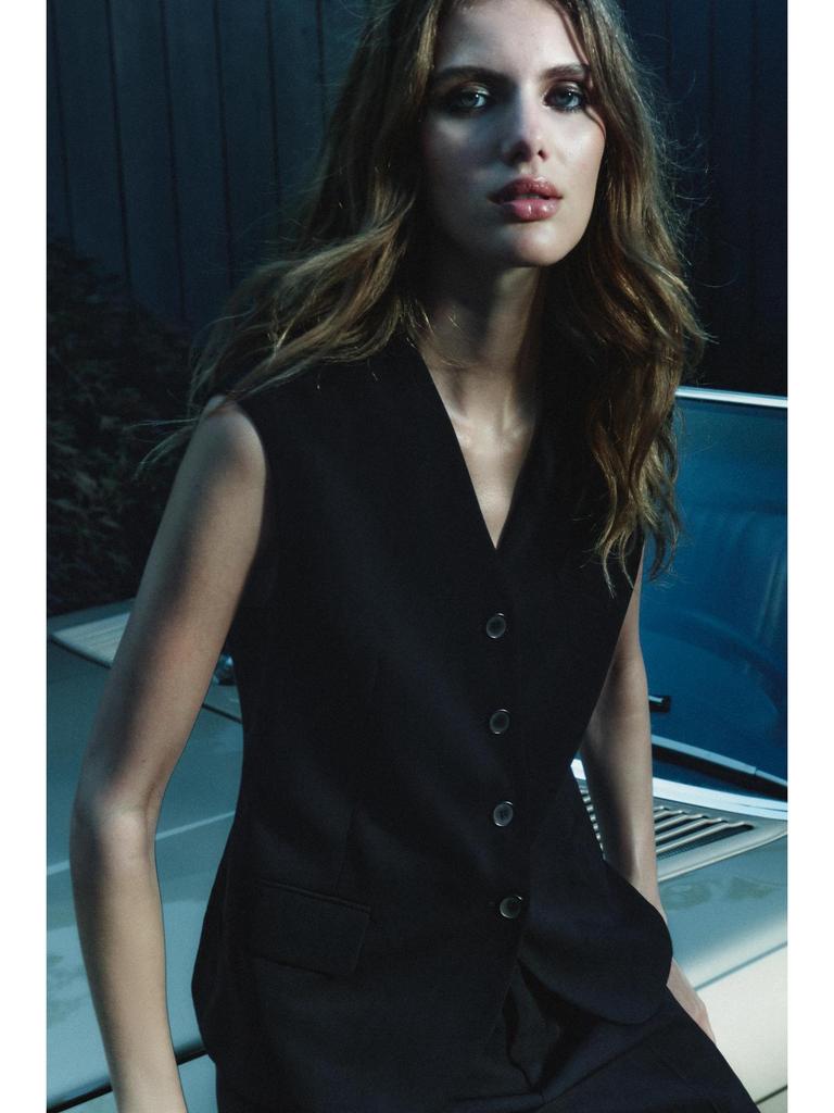 Женский безрукавный жилет на пуговицах и комплект повседневных брюк на весну/лето 2024 - Высококлассный европейский и американский стиль