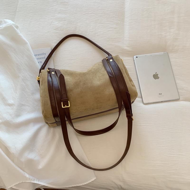 Винтажная матовая женская сумка-тоут большой вместимости «Бостон»: Сумка-боулинг на плечо и через плечо Осень/Зима