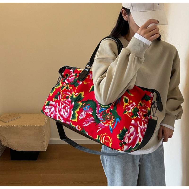 Chinese Ethnic High Capacity Travel Bag Versatile Contrasting Color Sports Fitness Handbag Personalized Northeast Big Flower Cotton Coat Crossbody Bag