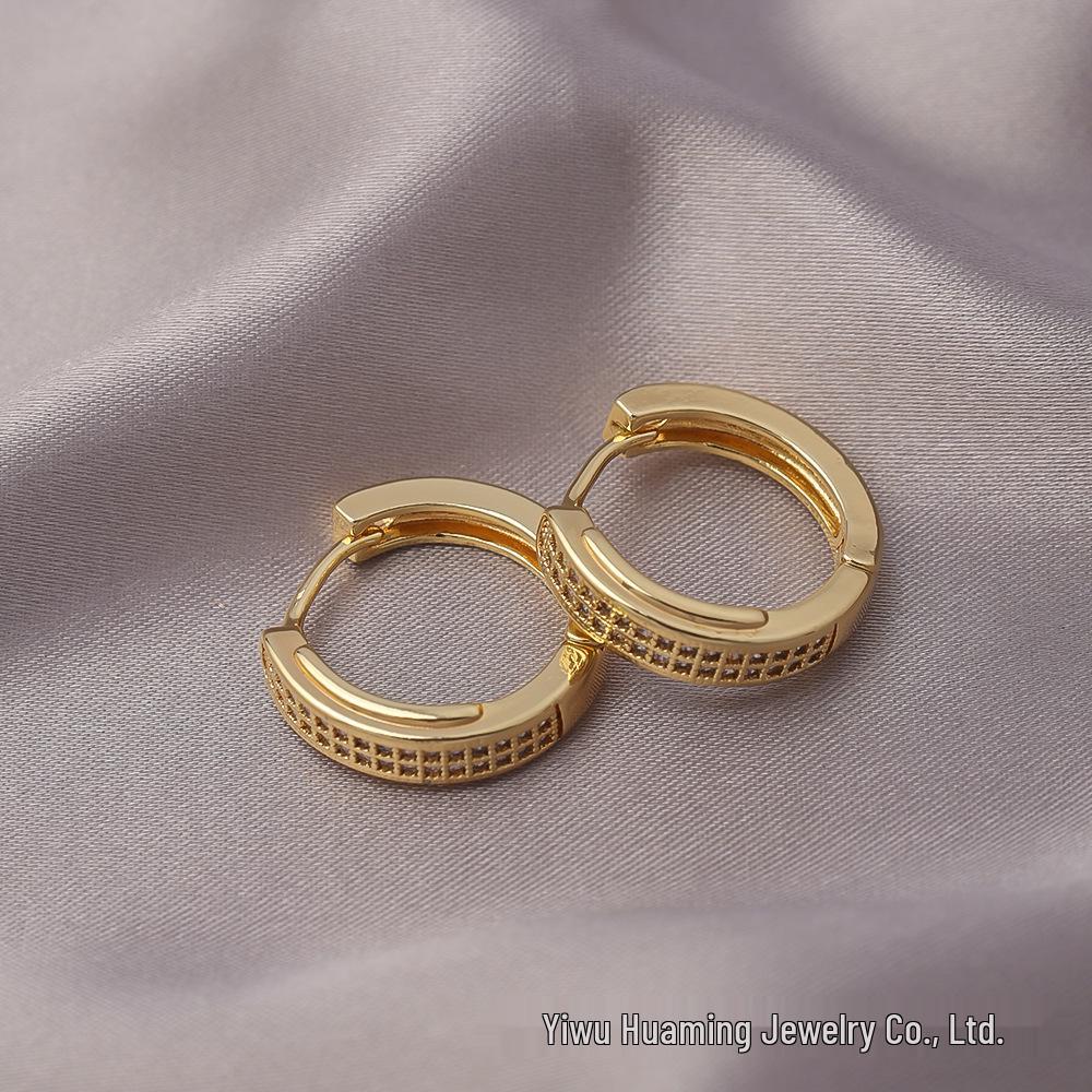 Французские серьги-пусеты с цирконами и бриллиантами в стиле легкой роскоши - Универсальные и трендовые стили