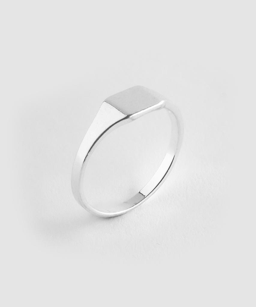 Quarqor #7139 Кольцо из серебра 92.5