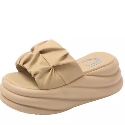 Мода 2024 года, новые летние пляжные шлепанцы с толстой подошвой, каблук 7 см, массивные тапочки для женщин, сандалии из кожи с открытым носком и высокой платформой для женщин