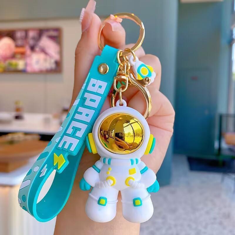 Cartoon Lightning Keychain Cute Astronaut Doll Pendant Couple Car Keyring Bag Keyholder Creative Bag Charm Accessories