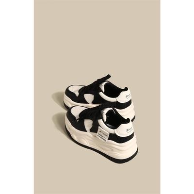 Нишевые платформенные кожаные кеды женские весна 2024 новинка корейская версия интернет-знаменитости универсальные увеличивающие рост панда белые кеды