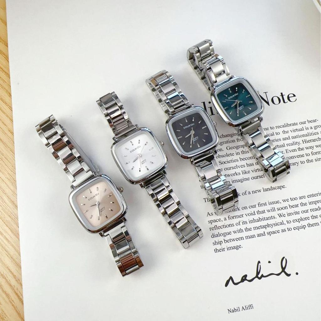 Элегантные женские часы с браслетом из нержавеющей стали и метками в виде штрихов