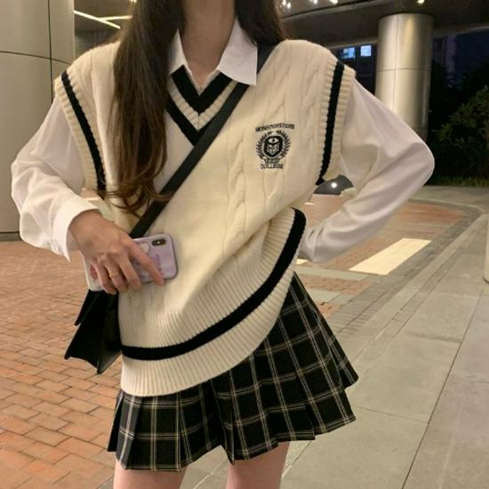 Женский вязаный жилет-свитер в студенческом стиле, весна/осень 2024 г., новый нишевый дизайн, верхняя одежда свободного кроя.