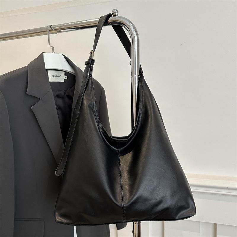 Large-capacity Commuting New Winter Popular 2025 Solid Color Simple Texture Casual Shoulder Underarm Tote Bag Women