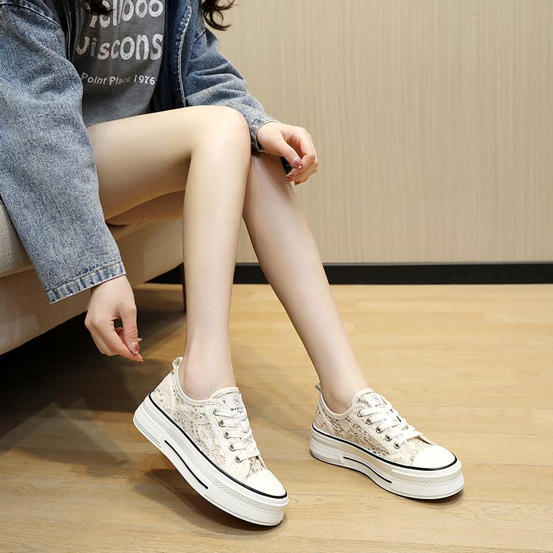 New Style of Net Shoes for Women In Spring and Summer Casual Women's Shoes Thick Sole Height-enhancing Breathable Patterns Versatile for Students