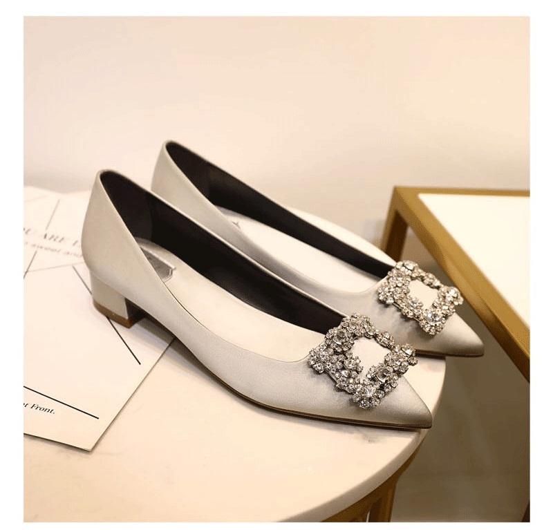 Женские туфли на высоком каблуке с квадратной пряжкой Water Diamond, заостренные толстые каблуки, свадебные шелковые атласные туфли на среднем каблуке с неглубоким носком