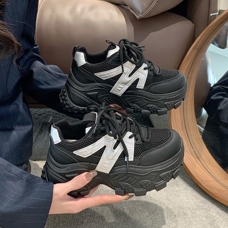 Настоящие кожаные громоздкие кроссовки женские весенние новые сетчатые на платформе увеличивающие рост повседневные кроссовки маленькие женские туфли