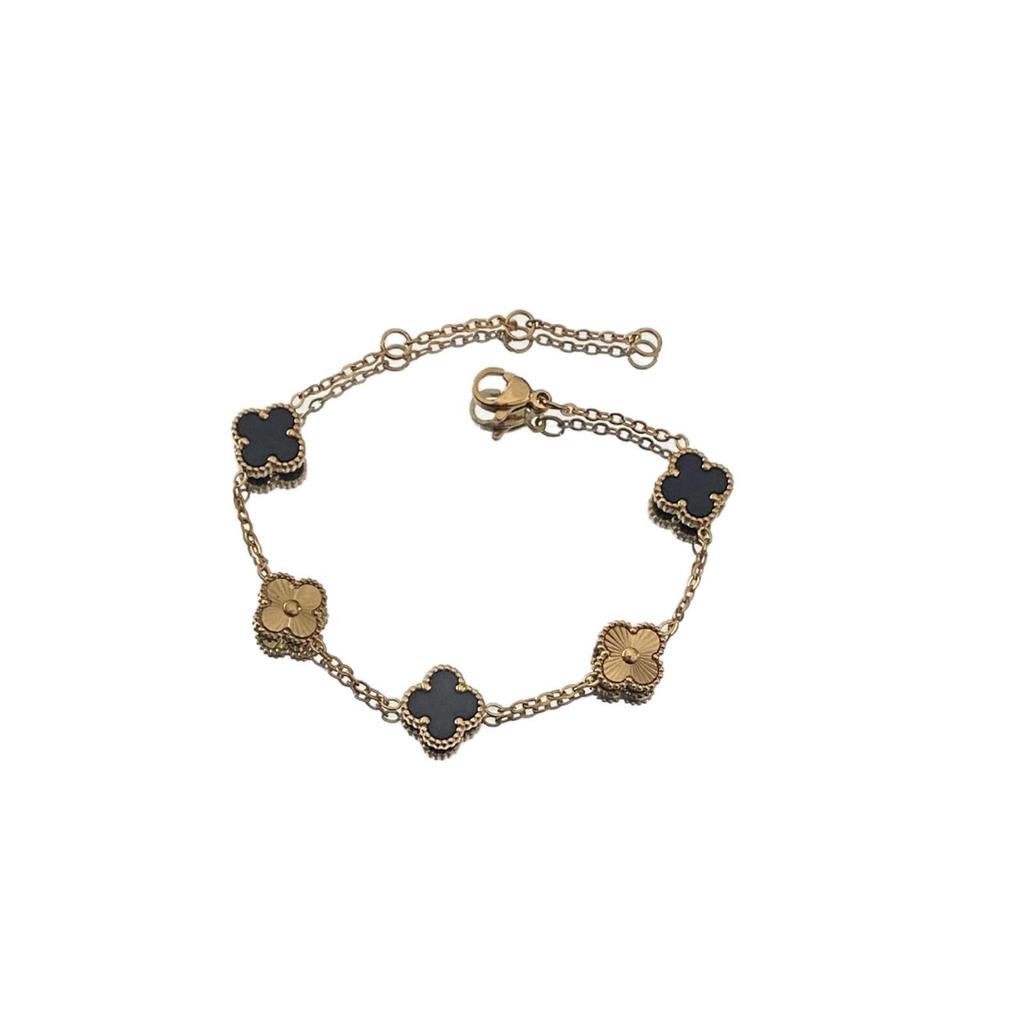 Женский универсальный браслет из титановой стали с четырехлистным клевером - Моющийся, Не выцветающий, Роскошный аксессуар для рук в европейском и американском тренде