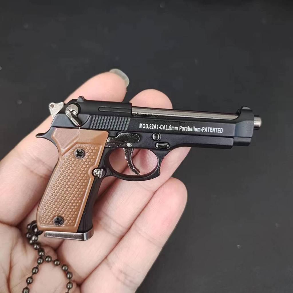 1:3 Alloy 1911 92f Mini Pistol Model Keychain Pendant Detachable Fake Toy Gun For PUBG Weapon Adult Children Christmas Gift