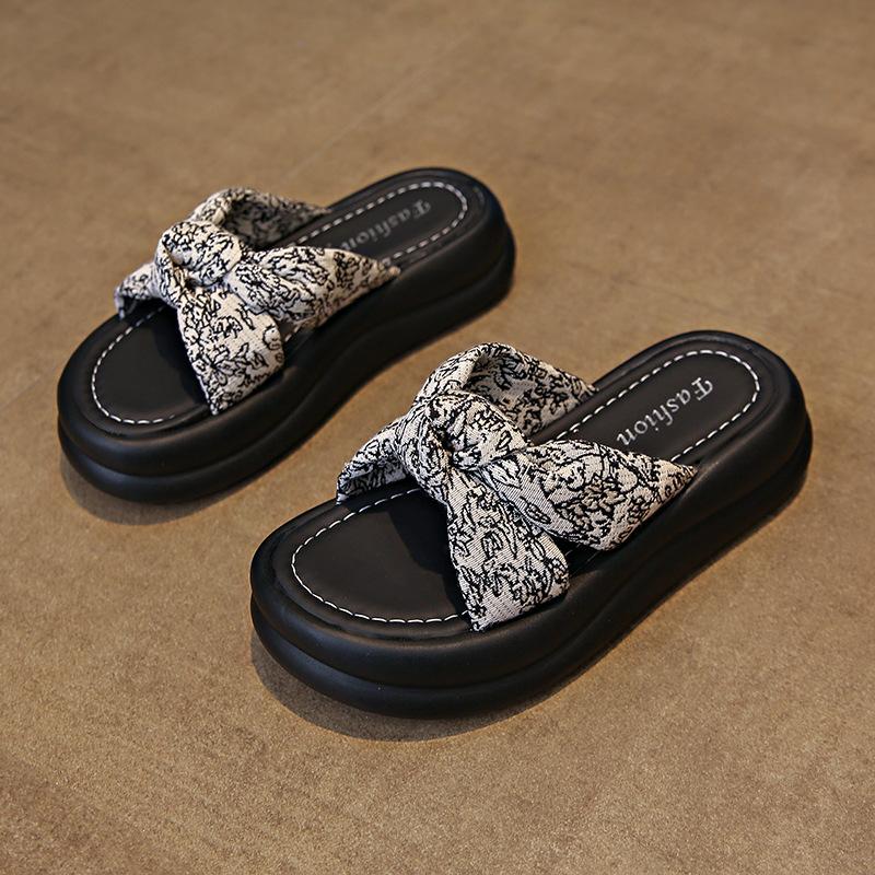 Платформа интернет-знаменитости тапочки женские 2025 лето новинка корейская версия сказочный стиль плоская подошва средний каблук мода для улицы крутые тапочки женские