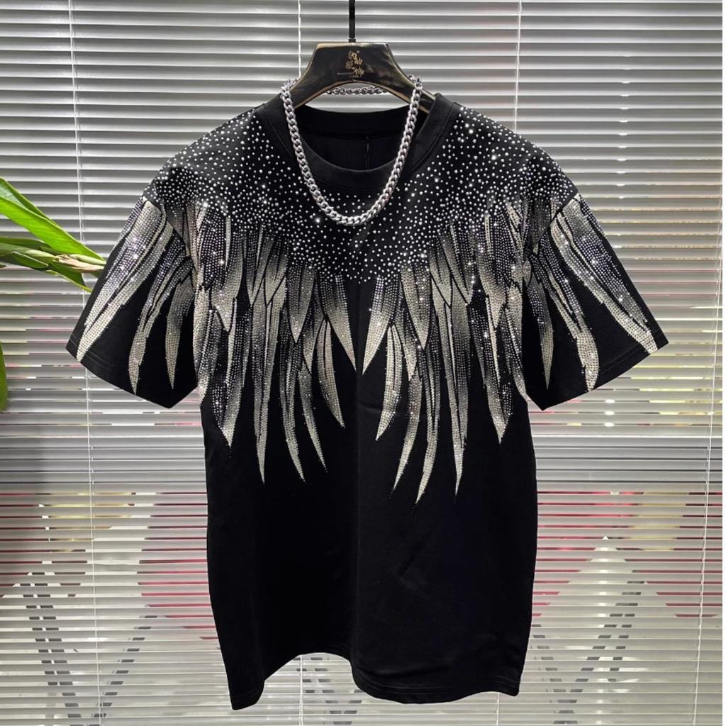 Сверхбольшой размер Мужская футболка с коротким рукавом в стиле пары, украшенная крыльями со стразами, свободного кроя, стройнящая