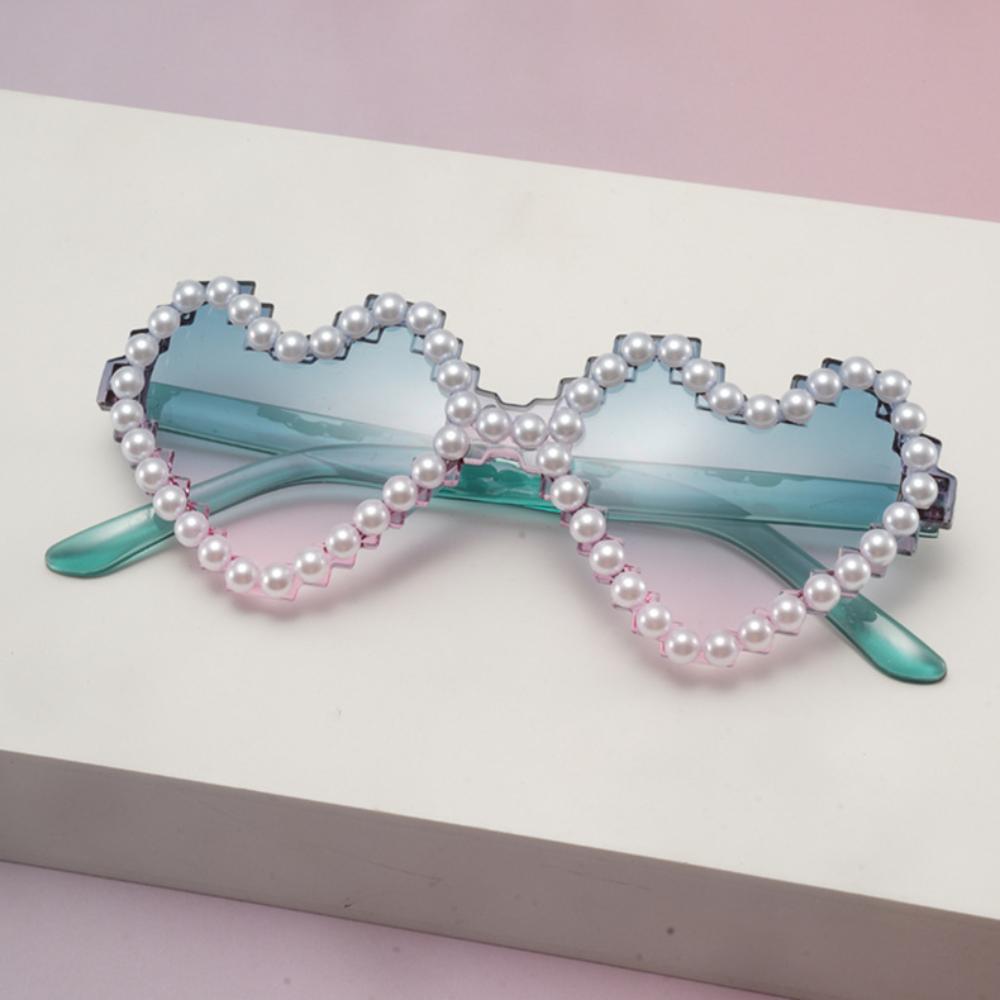 2026 New Heart Pearl Sunglasses Unisex Fashion Party Glasses UV400 Protection Black Frame Fashionable All-Match Style