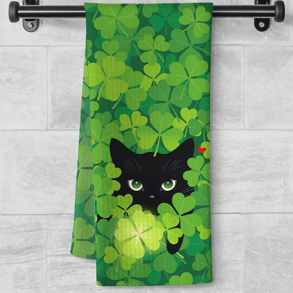 St Patricks Day Luck Green Kitchen Towels - Shamrock Wreath Quick-Dry Embroidered 'Lucky' Centerpiece Art, Irish-Themed Decorative Hand Towel for