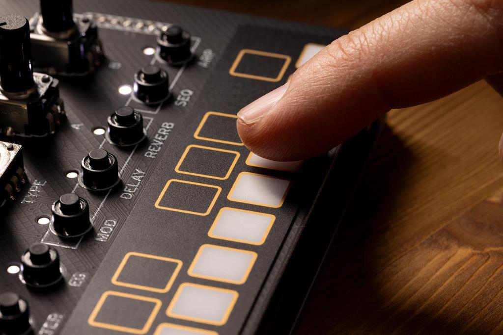 KORG digital kit mkII ПРОГРАММИРУЕМЫЙ СИНТЕЗАТОРНЫЙ КОМПЛЕКТ NTS-1
