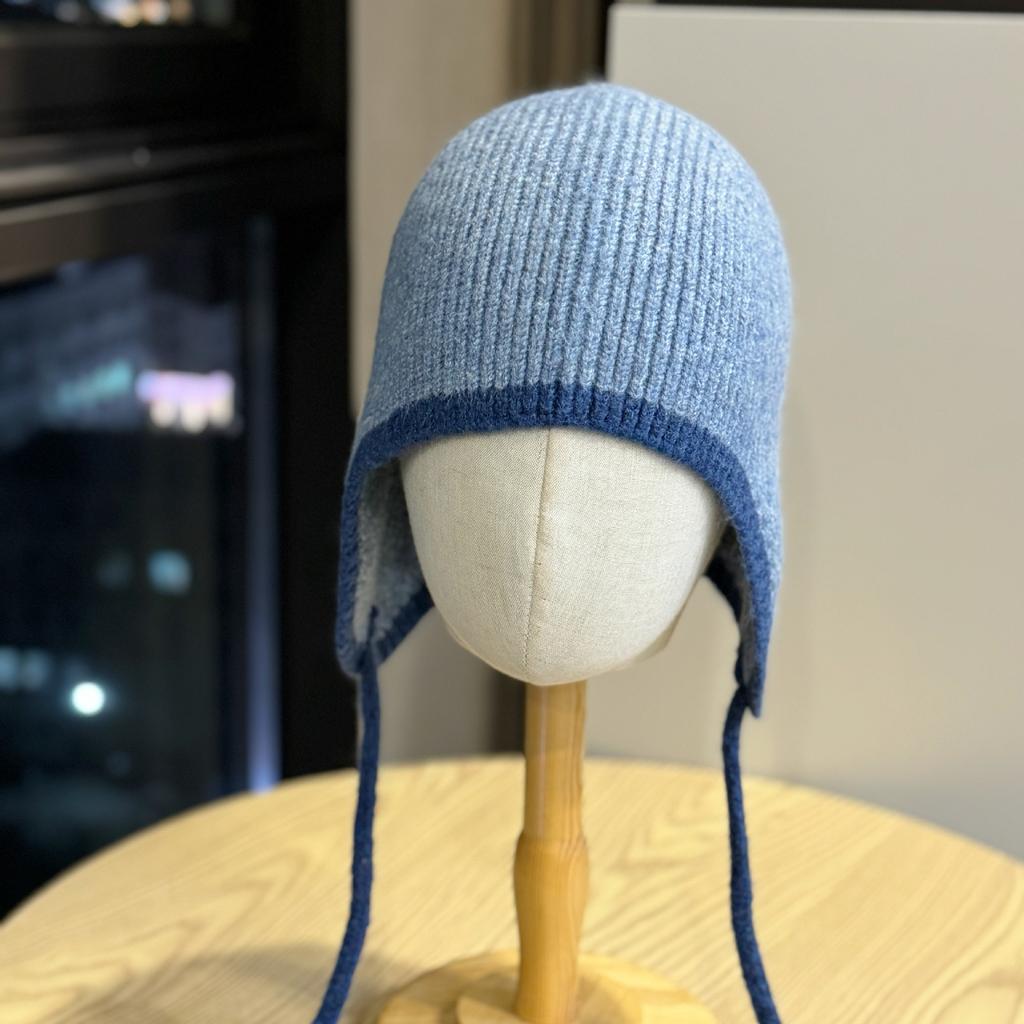 Solid color knitted hat for women, fashionable, simple, casual, versatile, warm, ear-protecting, windproof, with ties, suitable for autumn and winter