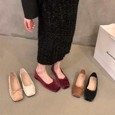 Маленькие красные туфли на плоской подошве женская обувь весна и осень 2025 новая весенняя французский атлас балетные нежные вечерние туфли