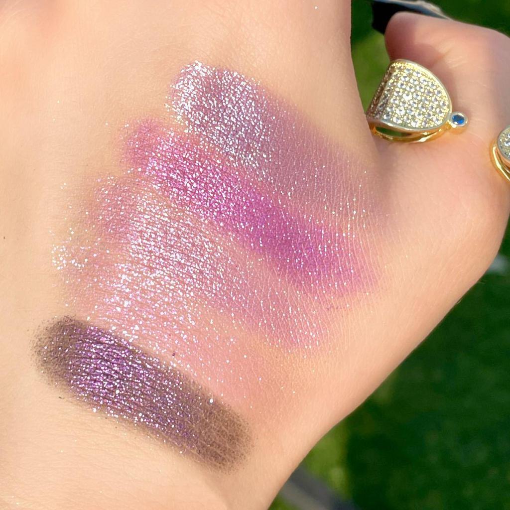 Brighten Eyes Nine-Color Eyeshadow Palette - Iridescent Diamond Purple & Raspberry Jam