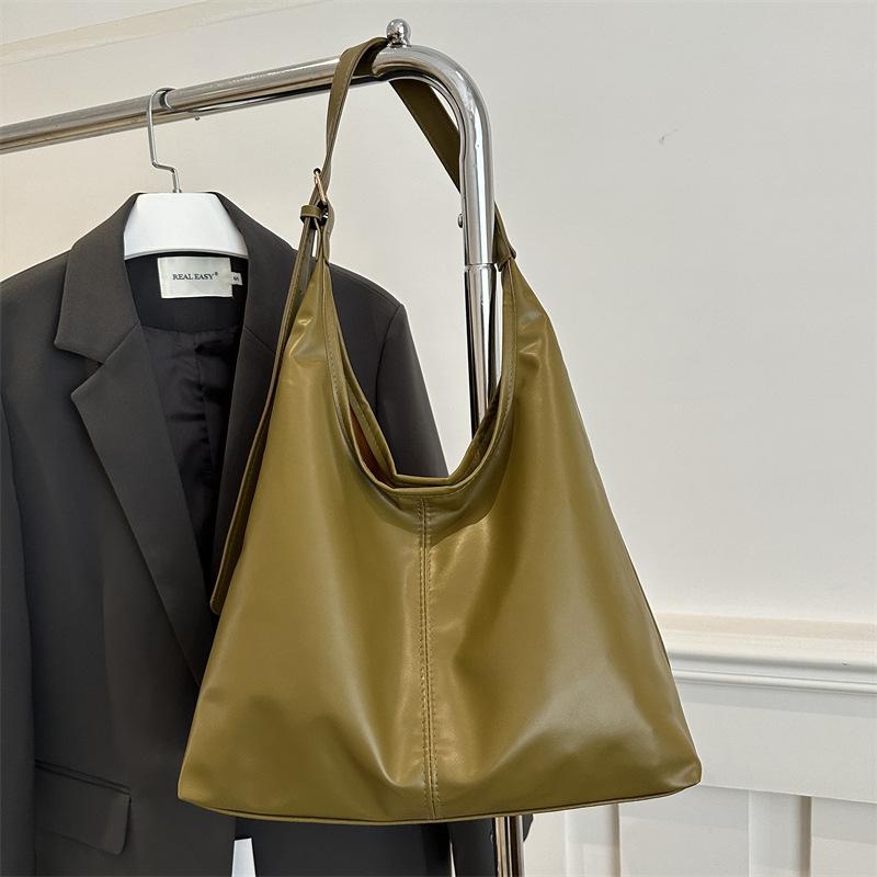 Large-capacity Commuting New Winter Popular 2025 Solid Color Simple Texture Casual Shoulder Underarm Tote Bag Women