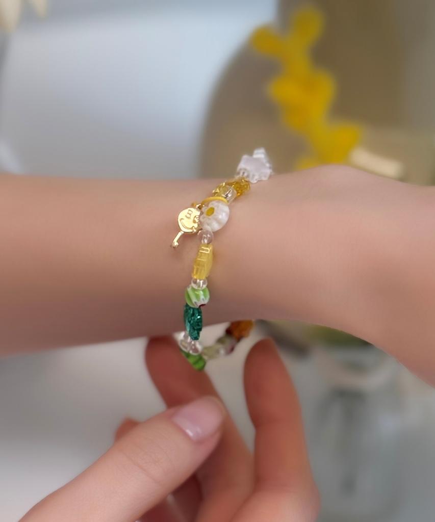 Bonbeau Little Joy Браслет с миксом мотивов Браслет из бусин с миксом мотивов: Цветной стеклянный цветок, звезда, плюшевый мишка