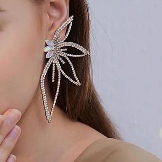 1 пара женских серег-гвоздиков с преувеличенным кубическим цирконием и кленовым листом, массивные роскошные блестящие серьги, модные аксессуары, ювелирные изделия, подарок