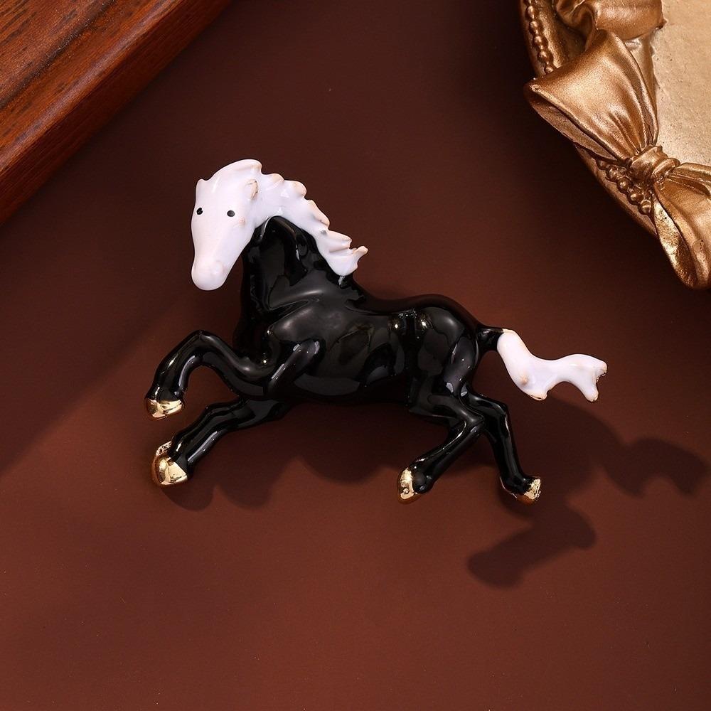 Rhinestone Horse Brooches Lapel Pins Brooch Pins New Running Horse Brooch Jewelry Accessories
