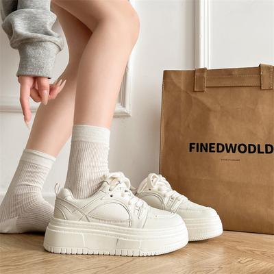 Легкие студенческие универсальные туфли на платформе для увеличения роста, белые туфли для женщин 2024 года, новые весенние туфли в стиле ретро с круглым носком