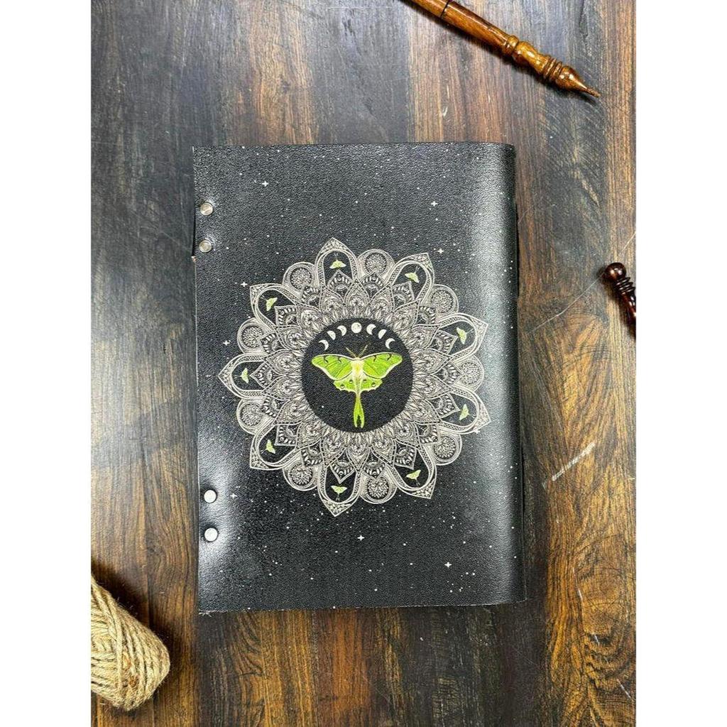 Кожаная Книга Заклинаний: Дневник Бабочки Луны, Гримуар из бумаги с неровным краем