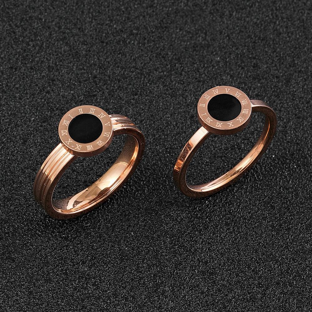 Кольца из титановой стали с римскими цифрами: Элегантный, простой дизайн для пары с черными брызгами
