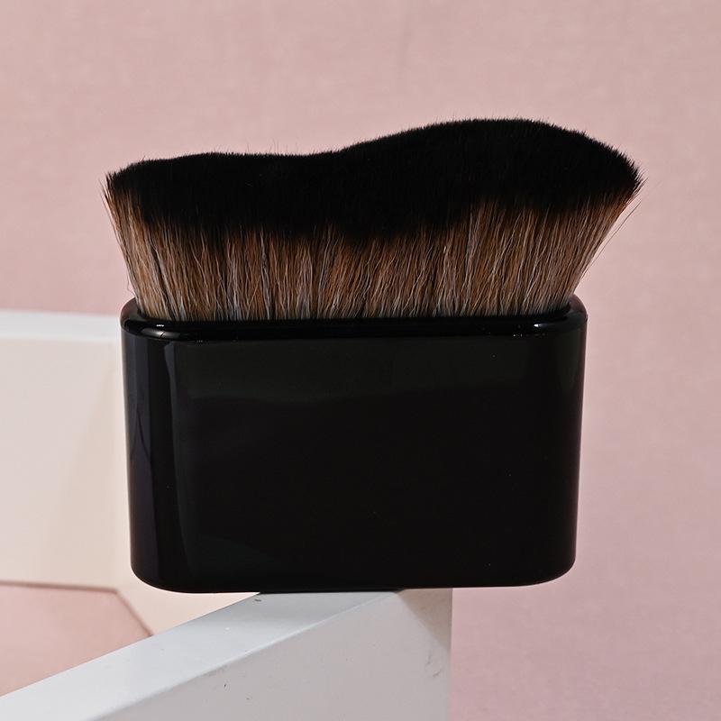 Многофункциональная кисть для нанесения жидкой основы и BB-крема Yise