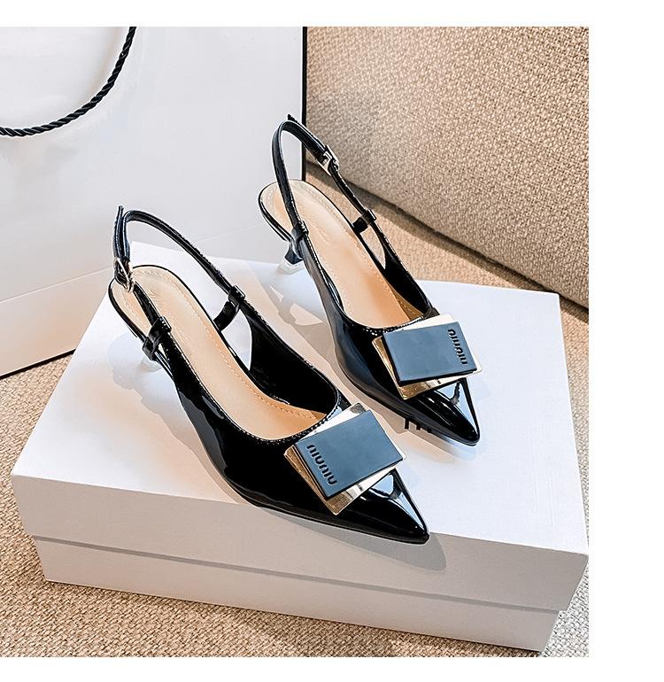 Модные французские сандалии для женщин Лето 2025 Бриллиантовый острый носок Тонкий высокий каблук Женская обувь Большой размер Женские сандалии 41 42 43