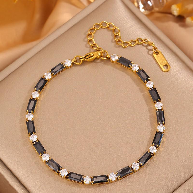Роскошный браслет с четырехлистником: Позолоченная 18K, Невыцветающая Титановая Сталь с Алмазными Акцентами