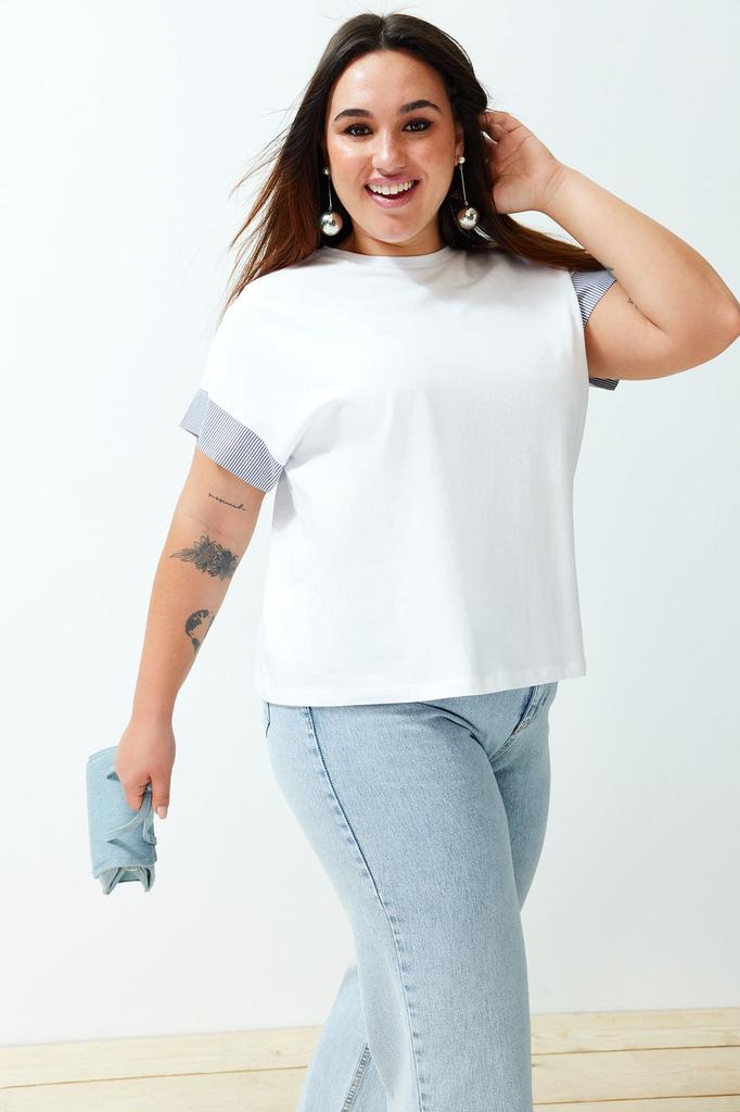 Women's Style Plus Size Oversized Knitted T-Shirt with White Stripe Fabric Detail